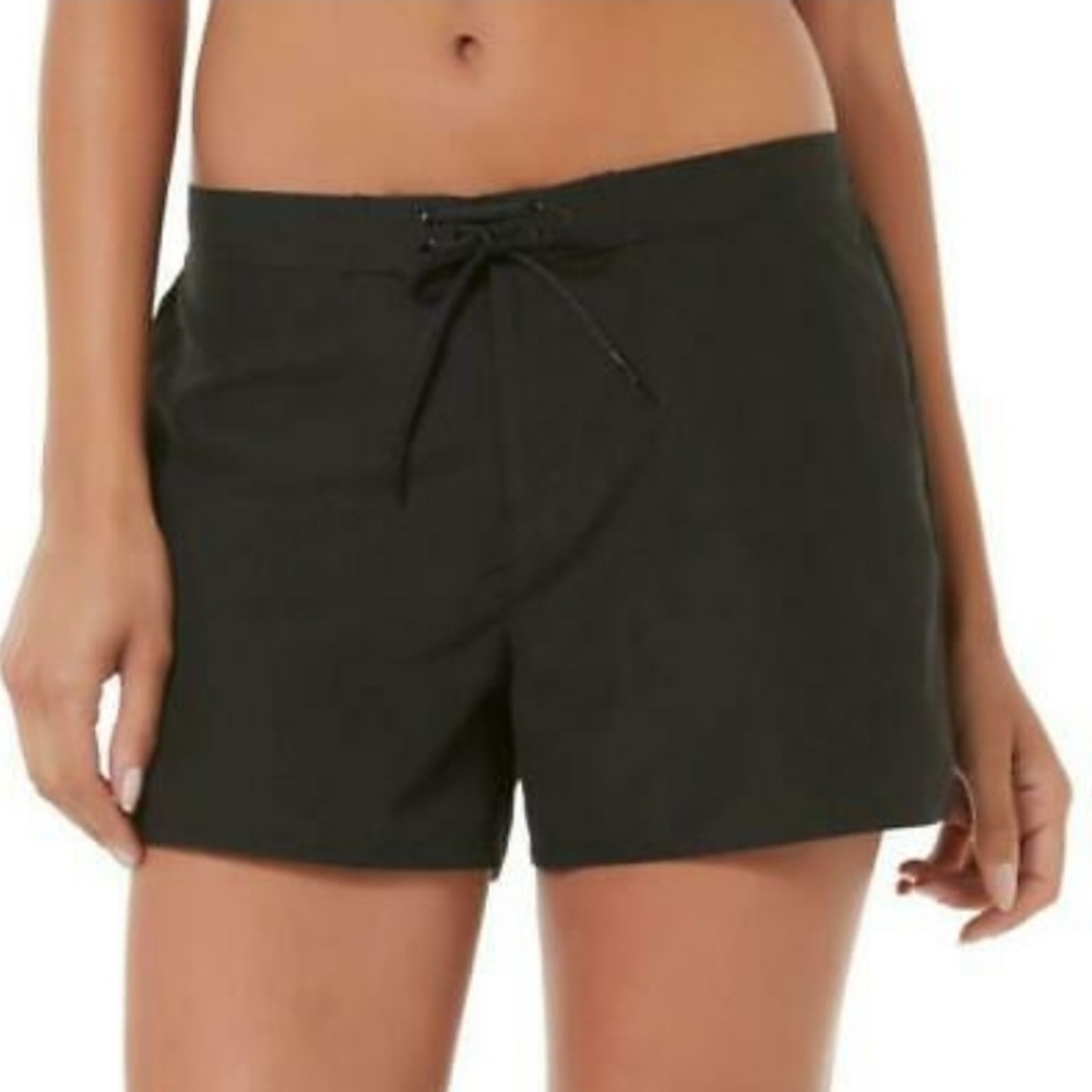 NEW Island Escape Black Shorts